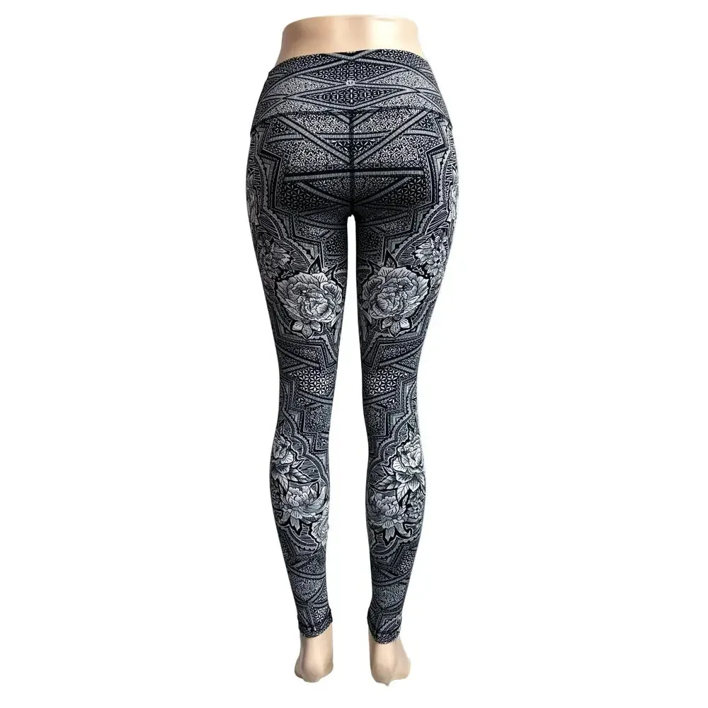 Lululemon black patterned cool leggings